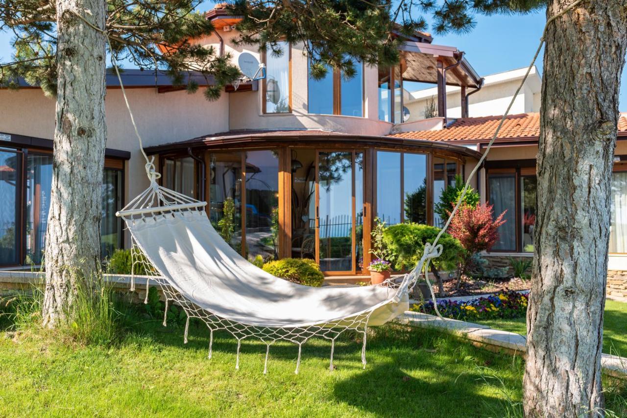 Sunny House Izgrev Villa Baltjik Exteriör bild